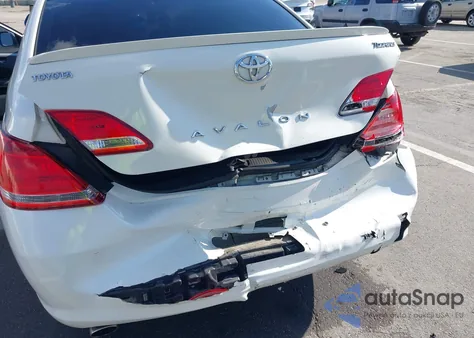 2005 Toyota Avalon Touring z USA, uszkodzony, nr VIN 4T1BK36B75U046580